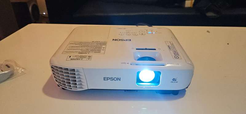 Epson EB-S400