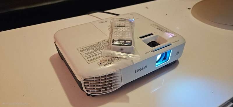 Epson EB-S400