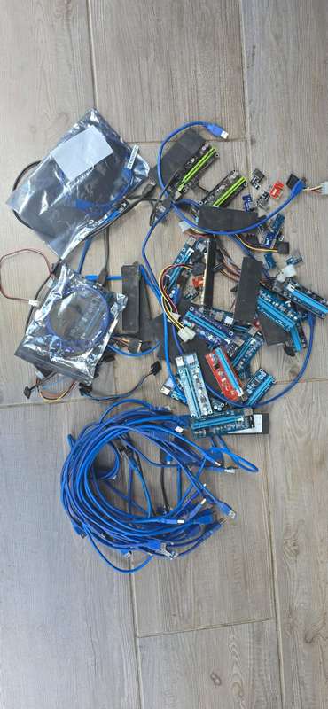 Lot of Extender Riser Cards Adapters with USB Cables
