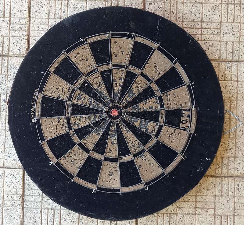 Vingate dart board MADE IN ENGLAND