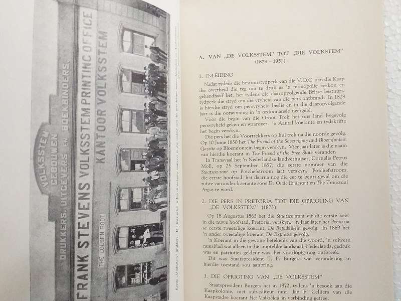 Besonderhede ivm De Volksstem en Wallachs Drukkers en Uitgewers (1873-1960) (J Ploeger & H Orban)