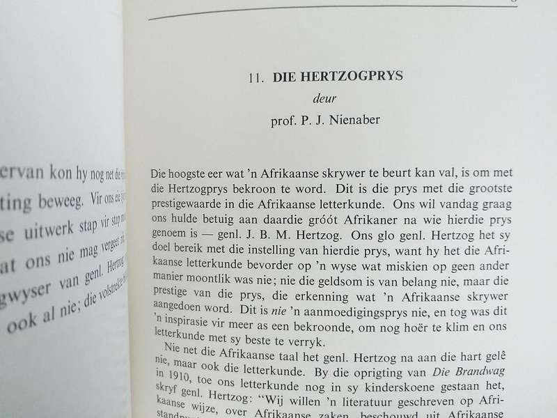 JBM Hertzog Suid Afrika Eerste SAUK Publikasie