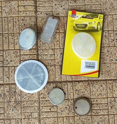 Lot of 6 old and new white reflectors