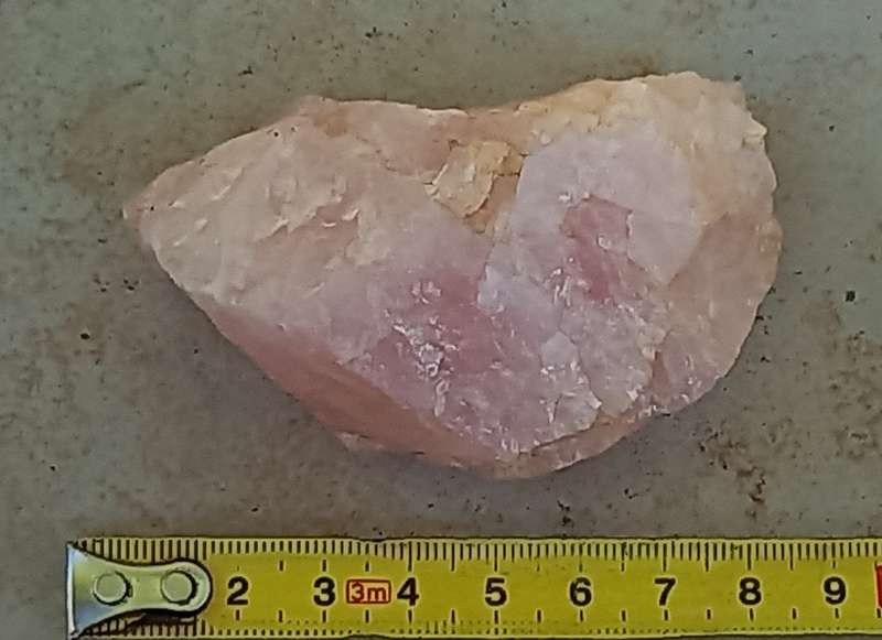 Rose quartz approx 45mm x 45mm x 75mm
