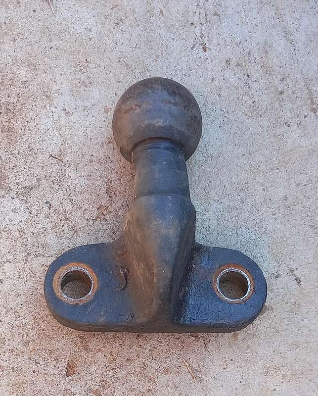 Trailer or caravan vehicle tow ball coupling