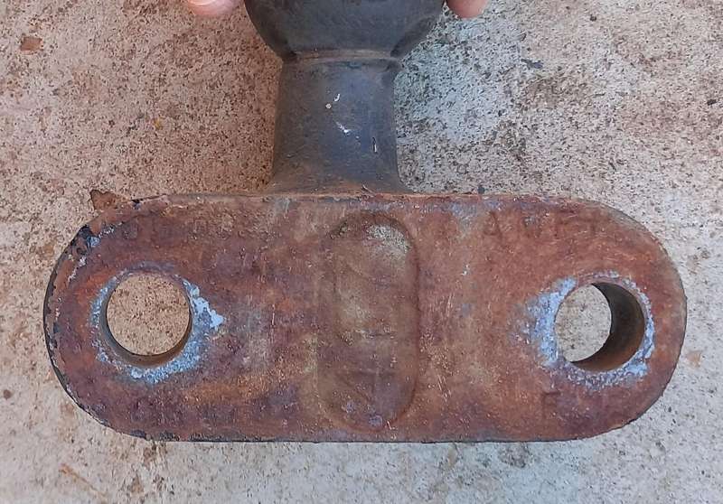 Trailer or caravan vehicle tow ball coupling