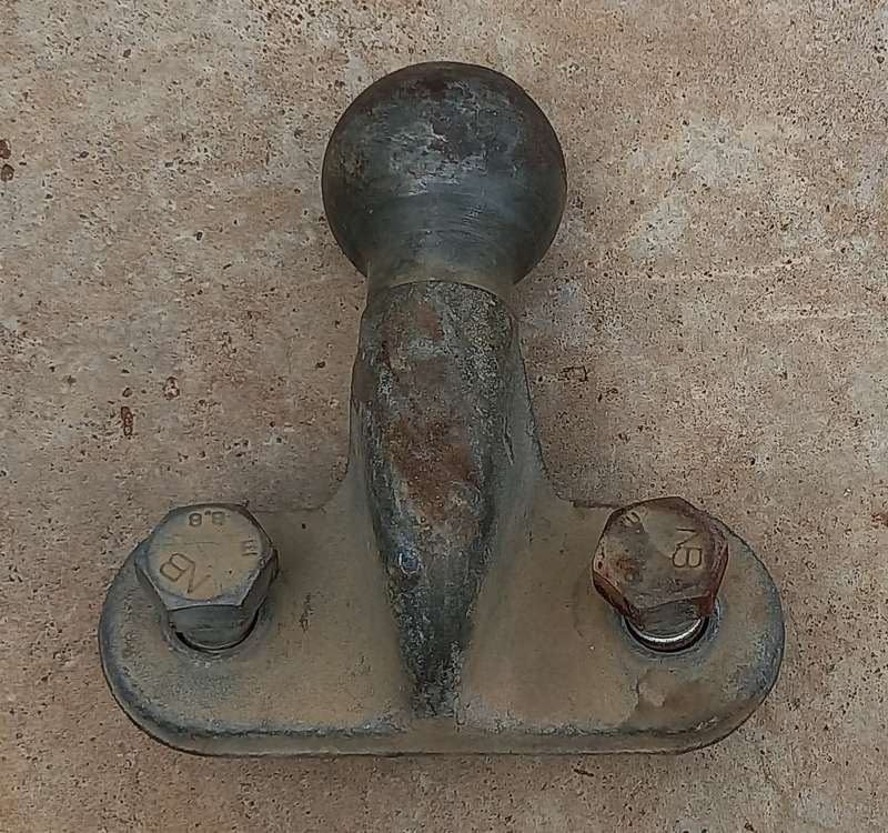 Trailer or caravan vehicle tow ball coupling