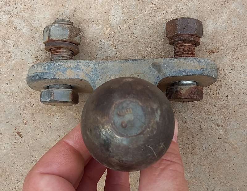 Trailer or caravan vehicle tow ball coupling