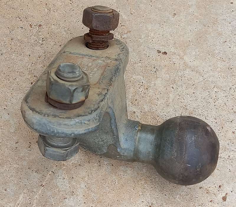 Trailer or caravan vehicle tow ball coupling