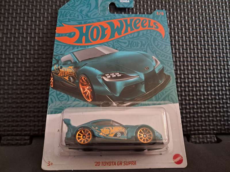 Hotwheels '20 toyota gr supra long card