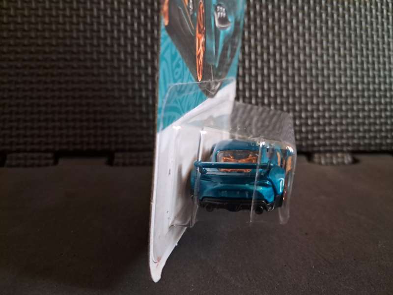 Hotwheels '20 toyota gr supra long card