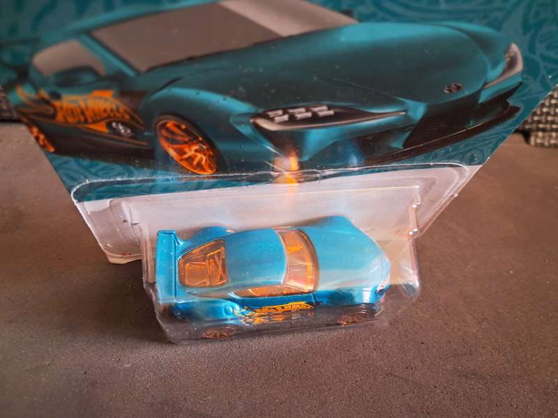 Hotwheels '20 toyota gr supra long card