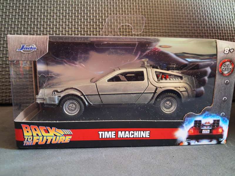 Jada Back to the future time machine