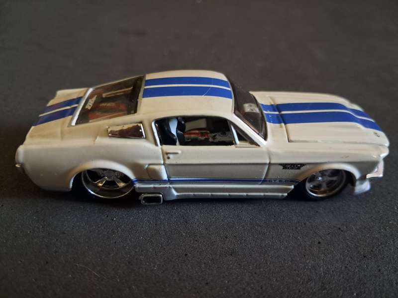 Maisto 1987 Ford Mustang GT