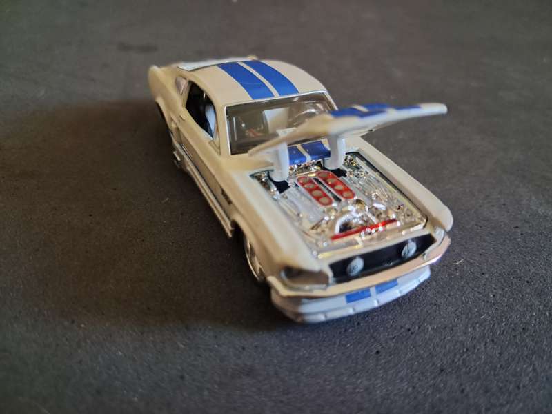 Maisto 1987 Ford Mustang GT