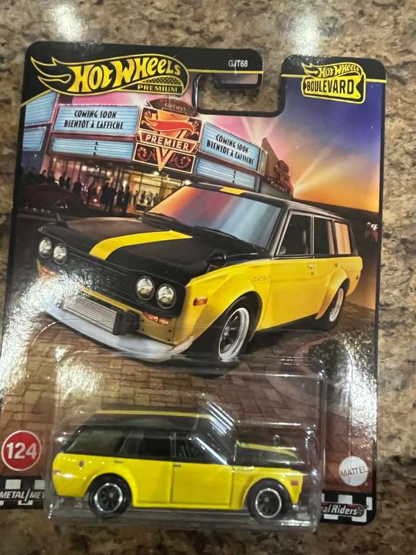 Hot wheels Boulevard Datsun