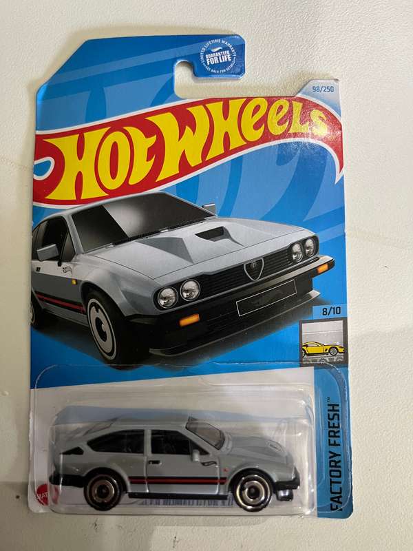Hot wheels Alfa Romeo GTV long card grey