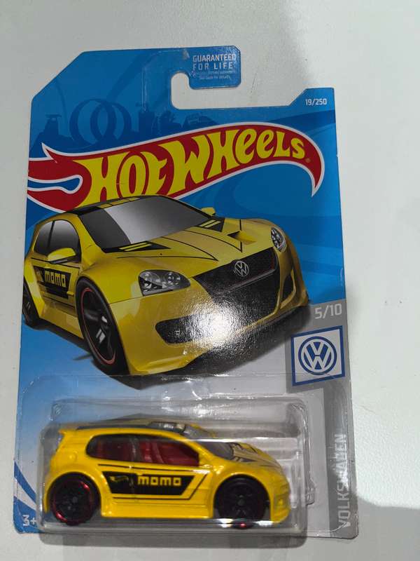 Hot wheels Volkswagen Golf GTi long card import