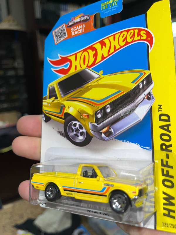 Hot wheels Datsun 620 long card yellow