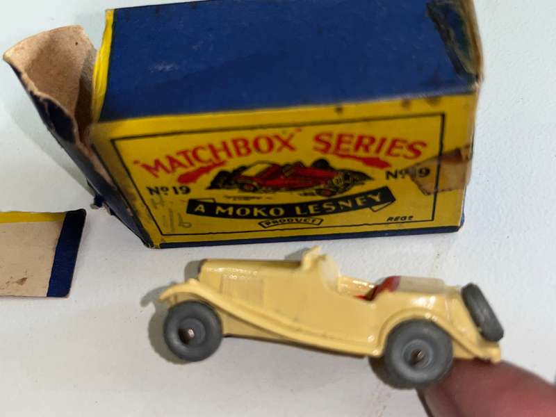 Matchbox 19  Moco MG