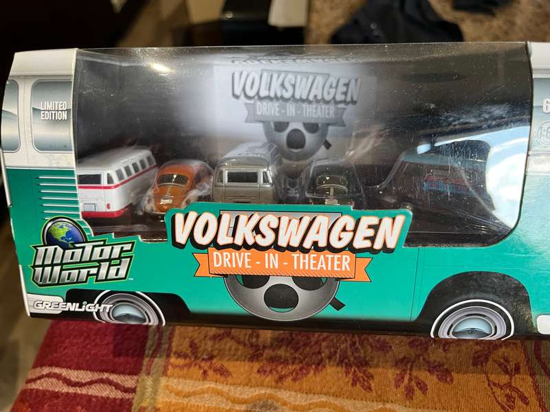 Greenlight Volkswagen diorama 1/64 mint.  Imported   Drive in
