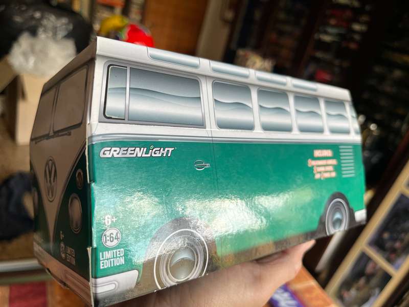 Greenlight Volkswagen diorama 1/64 mint.  Imported   Drive in