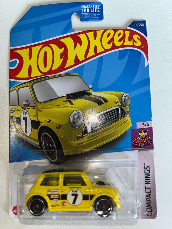Hot wheels Mini Cooper yellow. Long card treasure hunt.