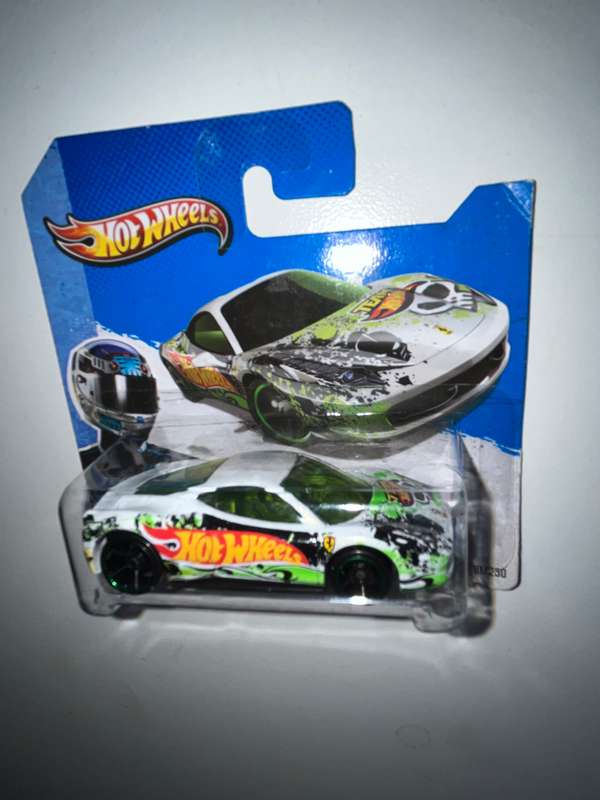 Hot wheels Ferrari 458 challenge