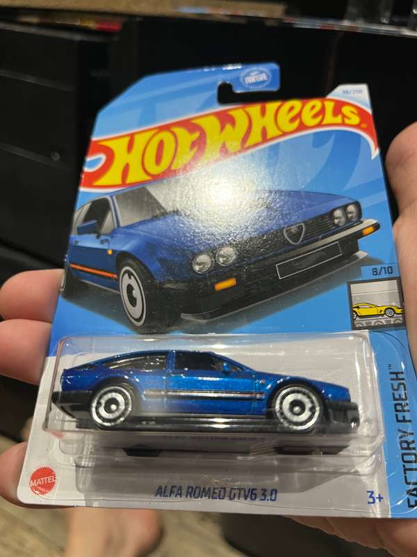 Hot wheels alpha Romeo GTV blue long card import