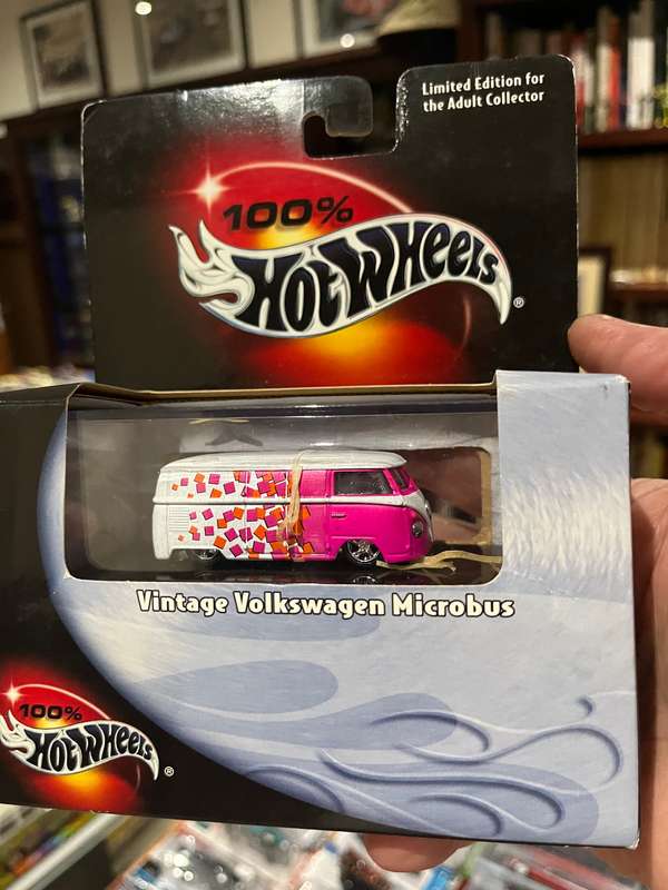 Hot wheels 100% Volkswagen 1/64 kombi. Collectors item