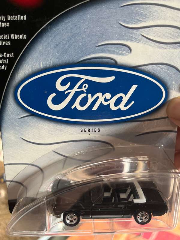 Hot wheels 100% Mustang 1965.