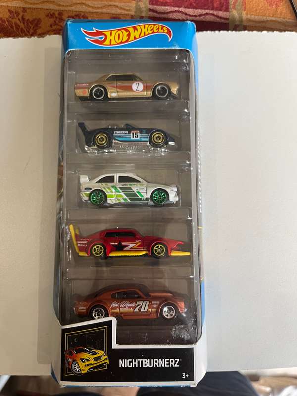 Hot wheels 5 car set Nightburnez