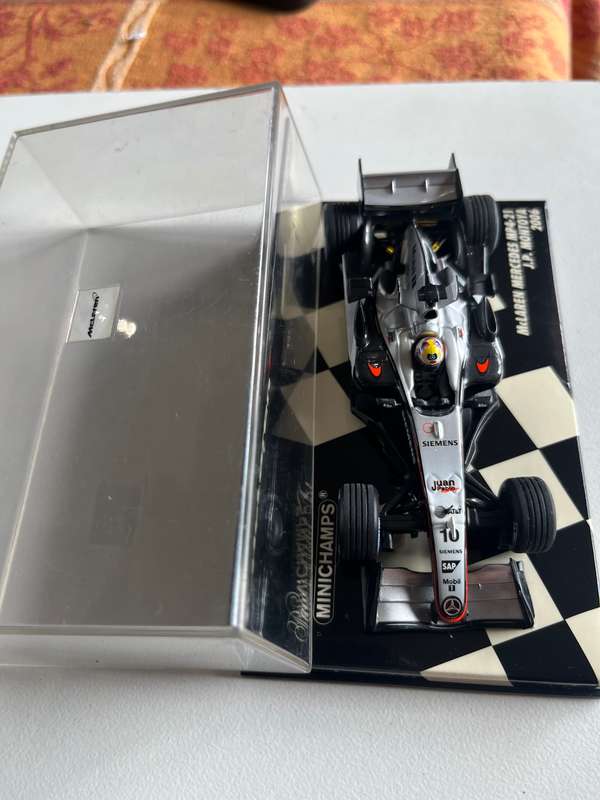 Minichamps McLaren Montoya 1/43 2006