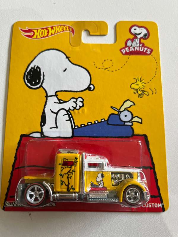 Hot wheels Peanuts 00s Custom convoy. Real riders