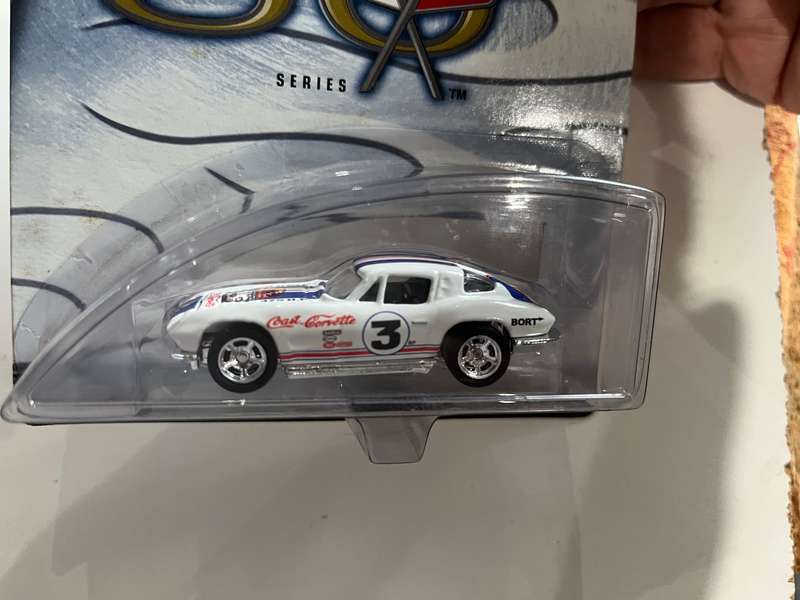 Hot wheels Corvette 50 years collectors edition 1/64