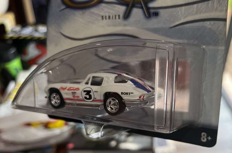 Hot wheels Corvette 50 years collectors edition 1/64