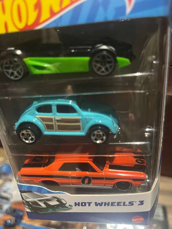 Hot wheels 3 pack. Volkswagen Beetle scarce !!