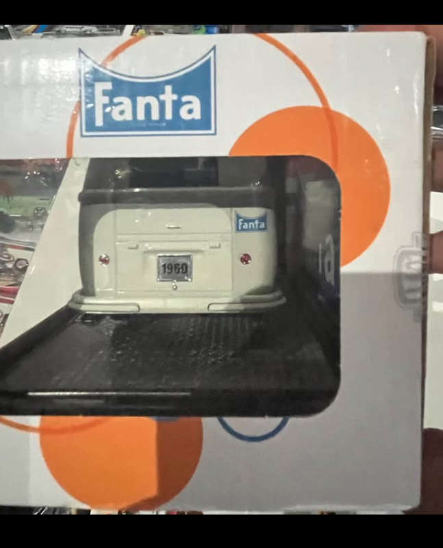 M2 Fanta Volkswagen kombi 1/24