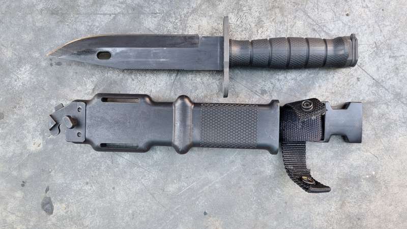 US M9 BAYONET FOR M16 ASSUALT RIFLE
