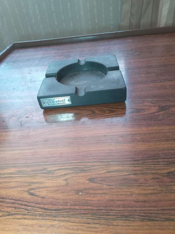Cigar ashtray