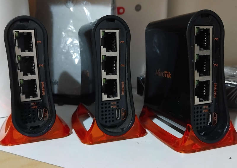 Mikrotik hAP Mini 3 Port Ethernet WiFi Router RB931-2ND