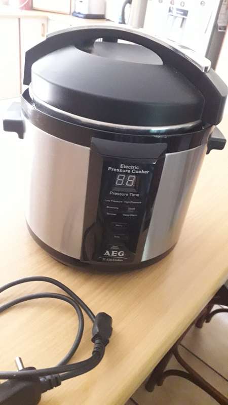 AEG Electrolux EPC6000 electric pressure cooker