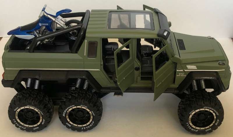 Mercedes G63 AMG 6x6 (W463) 2017 moss-green 1/28 NEW+boxed ASU model #2348 instant wheels