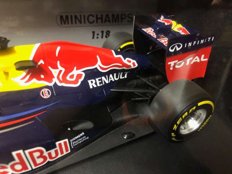 Red Bull Racing RB8 F1 #1 S Vettel 2012 1/18 Minichamps NEW+boxed #8972 instant wheels
