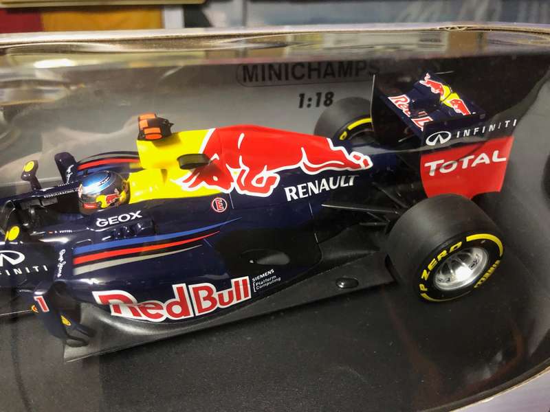 Red Bull Racing RB8 F1 #1 S Vettel 2012 1/18 Minichamps NEW+boxed #8972 instant wheels
