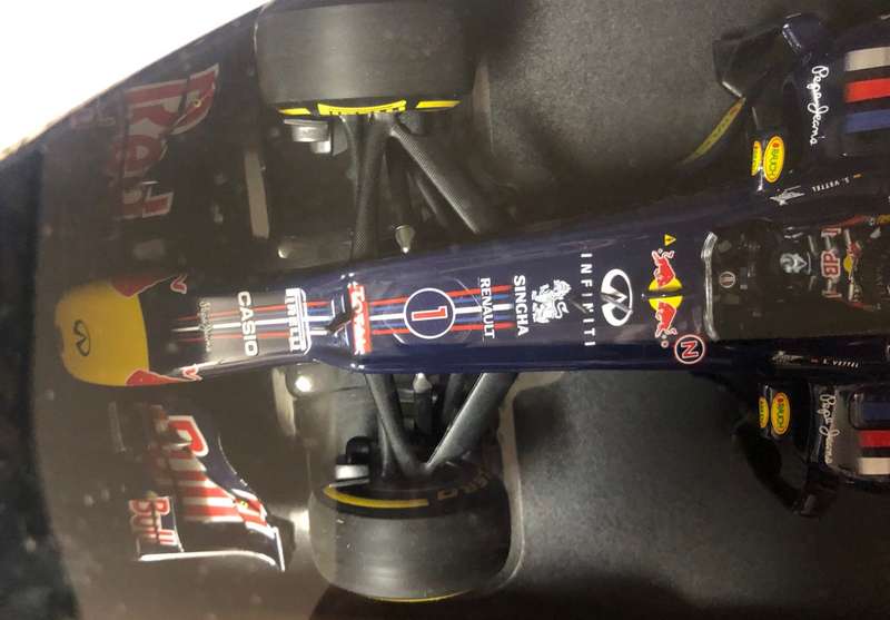 Red Bull Racing RB8 F1 #1 S Vettel 2012 1/18 Minichamps NEW+boxed #8972 instant wheels