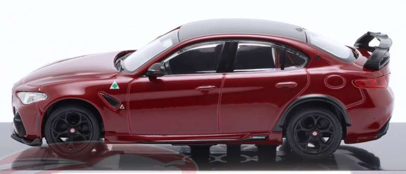 Alfa Romeo Giulia GTAm 2020 red metallic 1/43 Bburago NEW+boxed #6090 instant wheels