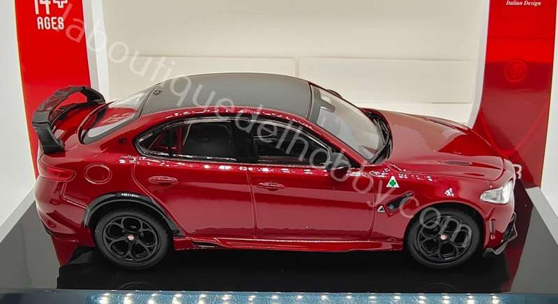 Alfa Romeo Giulia GTAm 2020 red metallic 1/43 Bburago NEW+boxed #6090 instant wheels