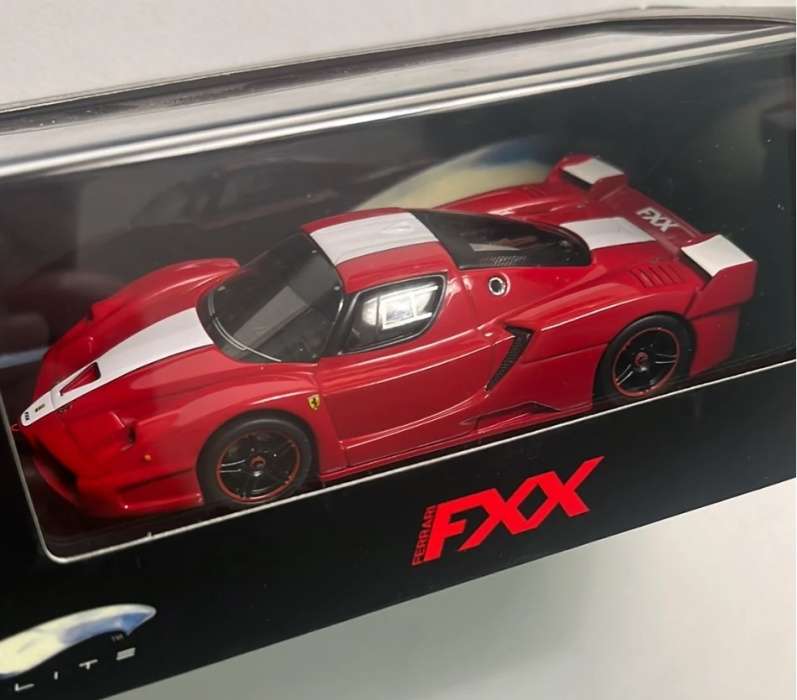 Ferrari FXX 2006 red/white 1/43 Hot Wheels Elite NEW+boxed #6101 instant wheels