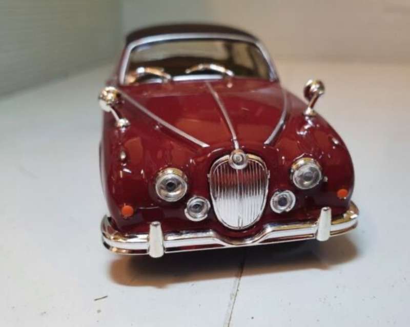 Jaguar Mk.II 2000 dark red 1/43 Cararama NEW+boxed #6110 instant wheels